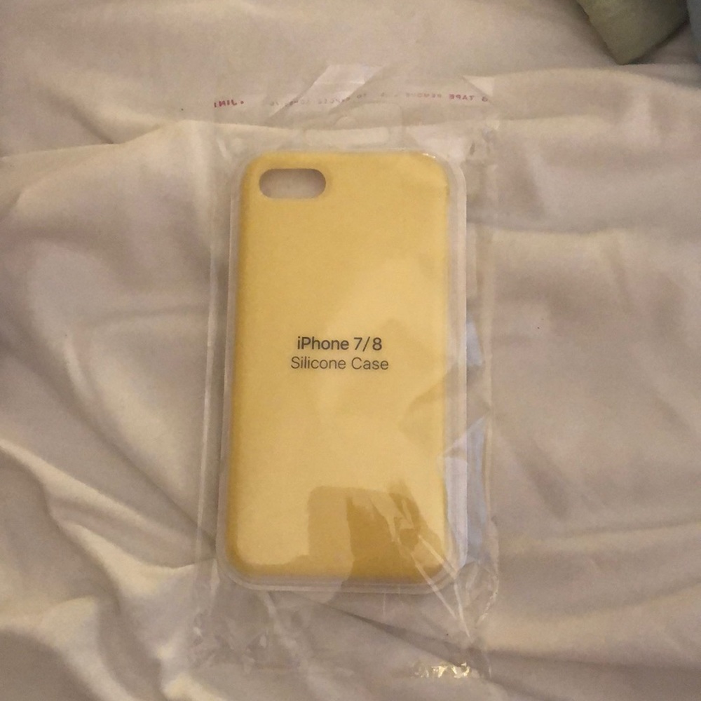 Yellow silicone iphone 7/8 case